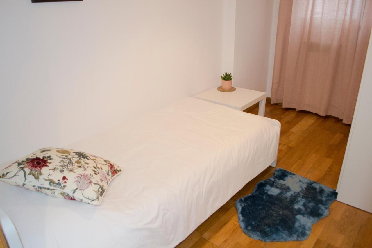 Apartamenticos Torrenueva I Zaragoza Exteriör bild